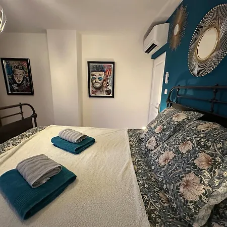 La Maison Des Vignes Apartament Sainte-Eulalie (Gironde)